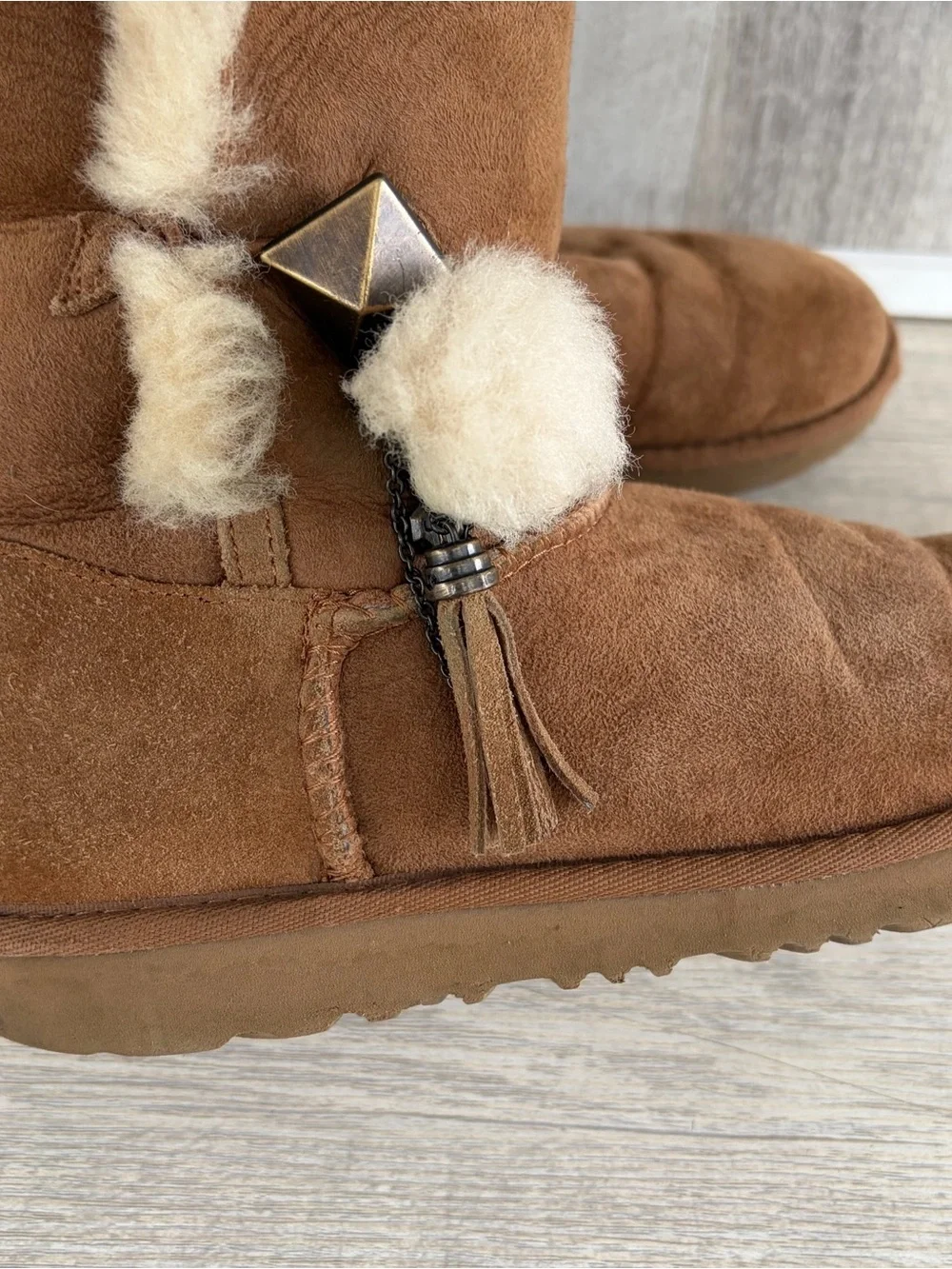 UGG Charm Pom Pom Chestnut Brown Fur Suede Boots Kids Girls Youth 5 US EU 37